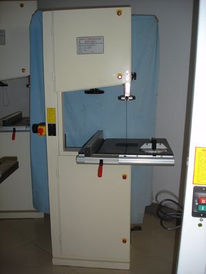 220V 밴드는 기계 ISO 3HP 수평 밴드를 줄이는 것 정확성을 봤는지 봤습니다