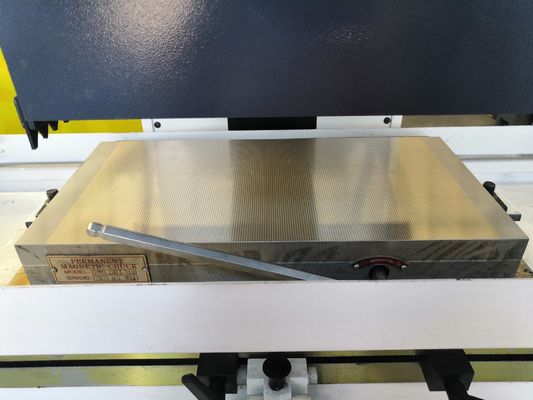 선반을 부수는 CNC 그라인더 서피스